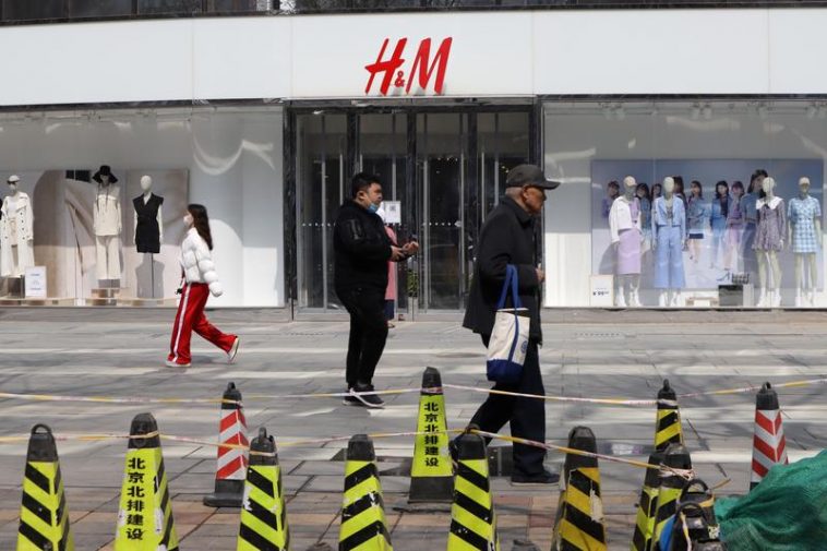 Chińskie władze przekazują H&M, aby zmienił “ problematyczny plan ''