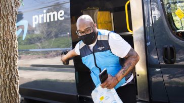 Amazon wydaje duże pieniądze, aby zająć się UPS i FedEx